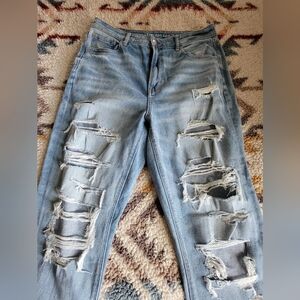 American Eagle deconstructed, torn mom jeans. Size 12. LIKE NEW! AE jeans.
